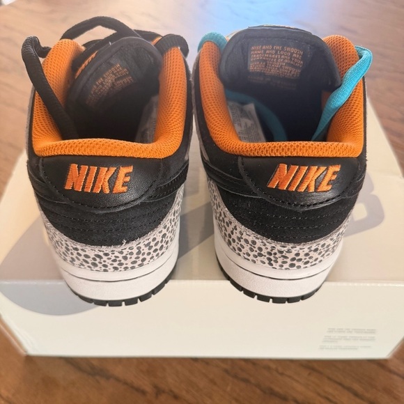 Nike SB Safari Dunks, size men’s 6.5, women’s 8, with box - Picture 3 of 6